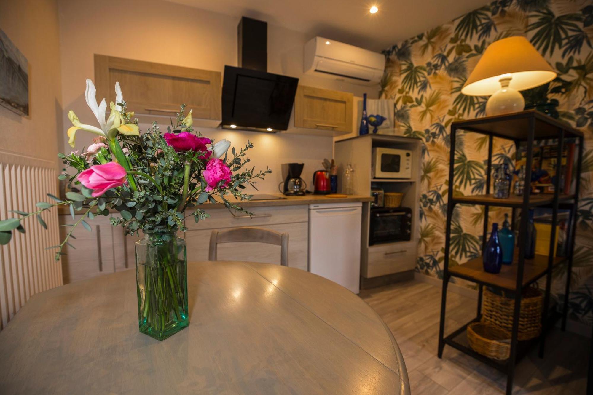 Agreable Logement Independant Avec Veranda 维也纳 外观 照片